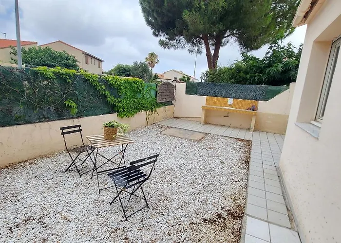 Bel Appartement Avec Jardin De 30M2 , Climatise Avec Parking Et Arrivee Autonome